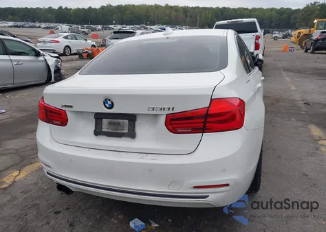2017 BMW 330I xDrive z USA, uszkodzony, nr VIN WBA8D9G36HNU65843